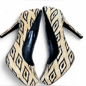 Y2K BCBG vintage Aztec Pumps